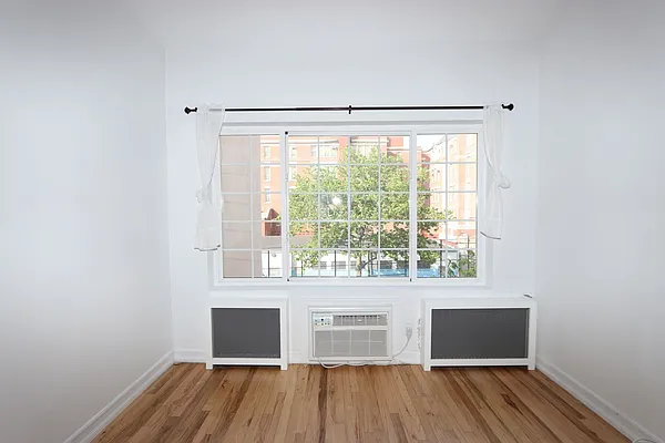 Rented by Nooklyn NYC LLC | media 4