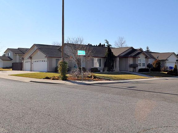 3rd image of 1880 Targhee Dr