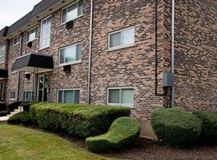 361 Marshall Rd #1005-1A, Bensenville, IL 60106