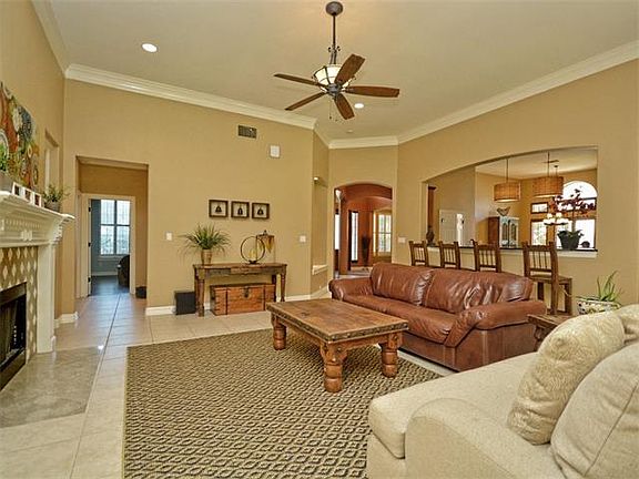 5th image of 2346 Berwick Dr