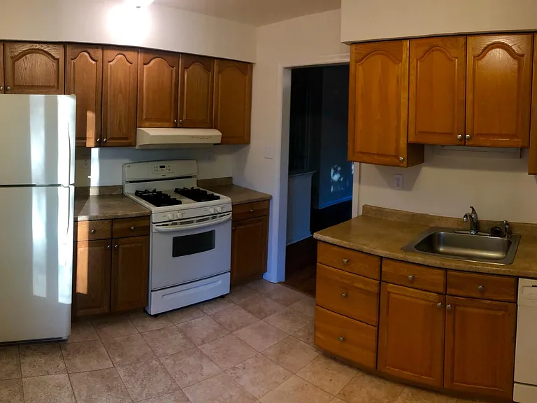 14 Bellaire Dr — Photo 3