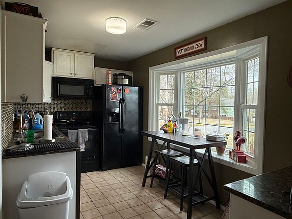 5th image of 2811 Wellesley Ct