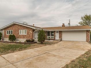 7201 Waterford Dr, Saint Louis, MO 63123