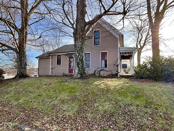 2nd image of 221 N Sycamore St