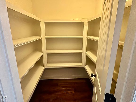 5th image of 160 Western Ridge Cir