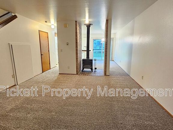 4th image of 1334 NE Jasmine Ln