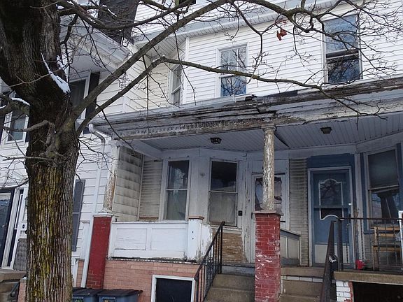 3rd image of 109 S Hickory St