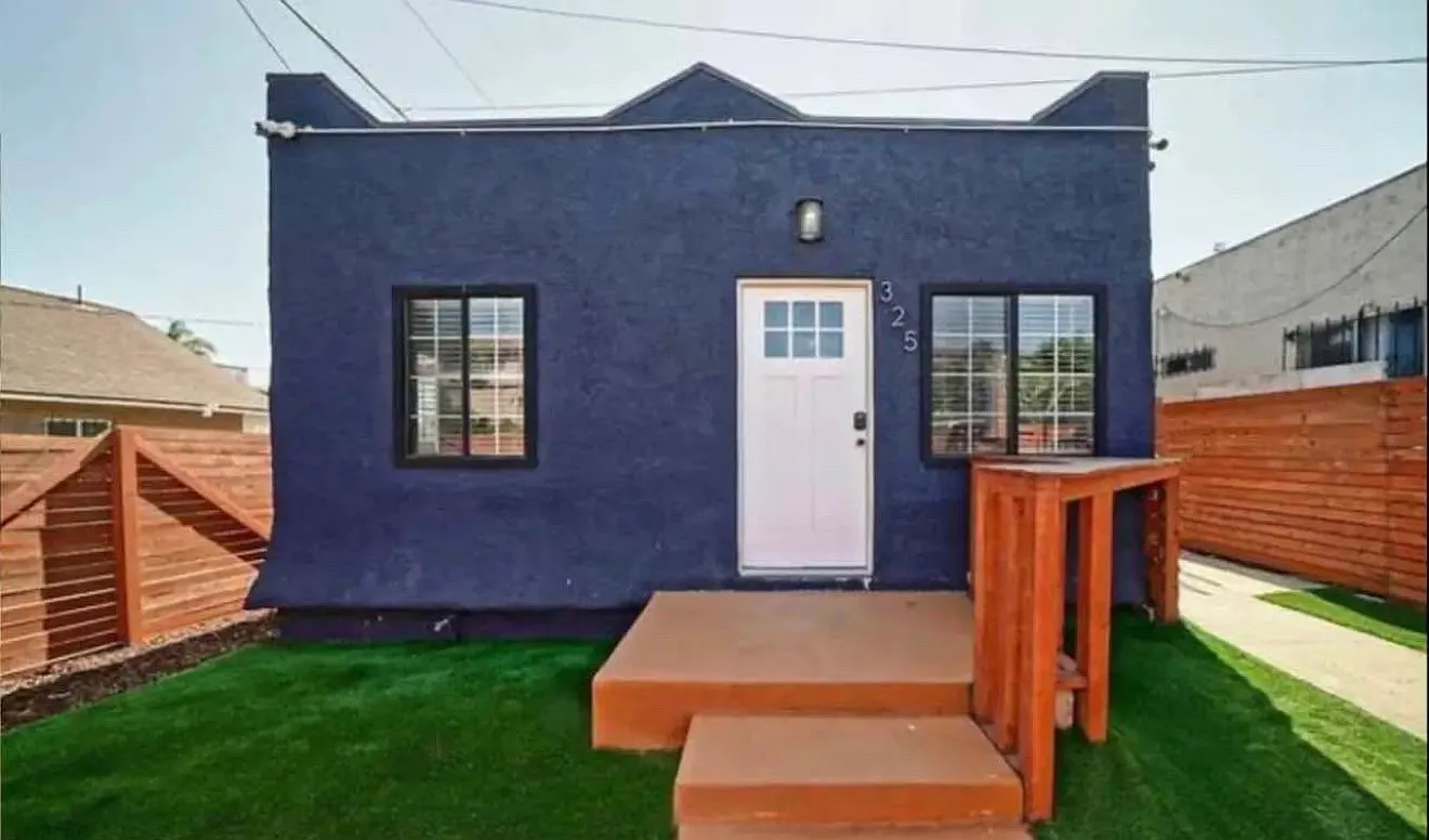 3 bed, 850 sqft, $2,800 — Photo 1