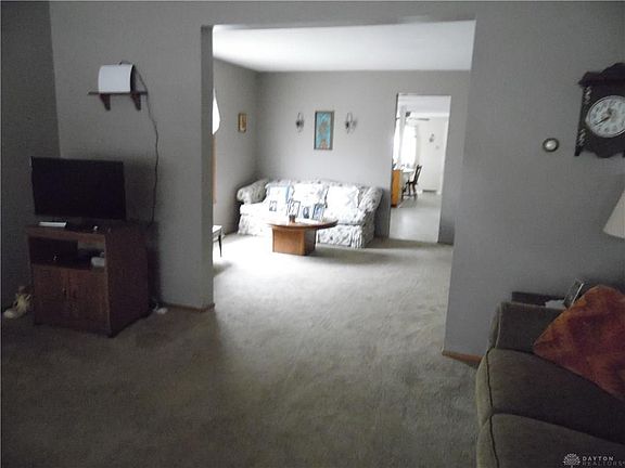 4th image of 913 S Clay St