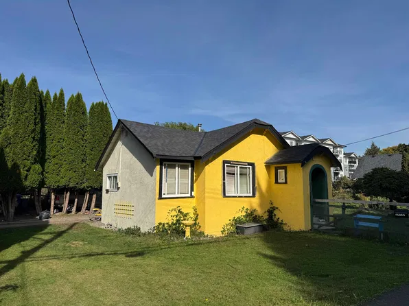 46055 Cleveland Ave, Chilliwack, BC V2P 2X2