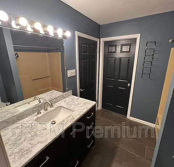 8725 Fairoaks St — Photo 20
