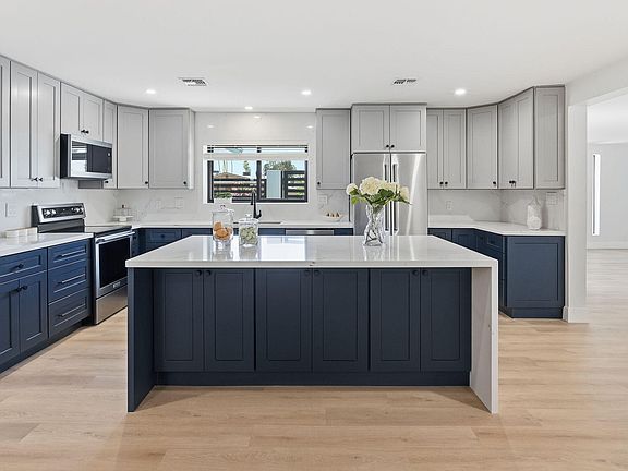 2nd image of 7625 N 39TH Avenue