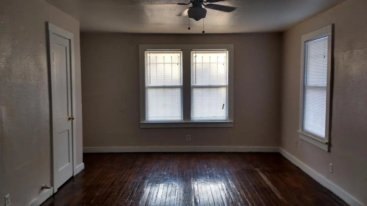 2 bed, 760 sqft, $950 — Photo 2