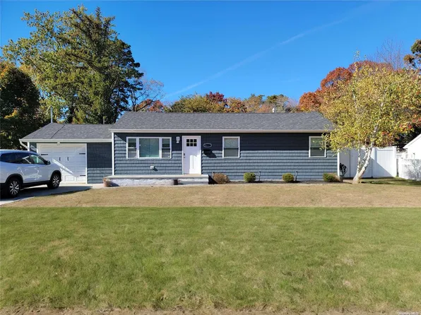 1013 Joselson Avenue, Bay Shore, NY 11706