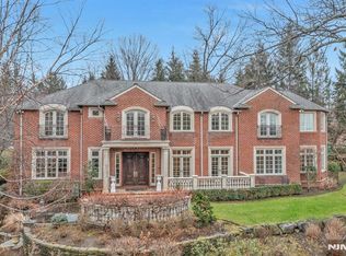 125 Jackson Dr, Cresskill, NJ 07626