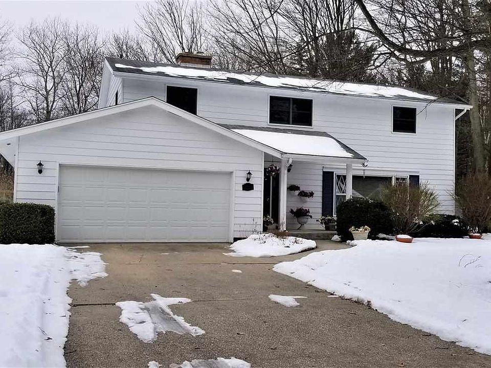 1st image of 2304 Parkwood Dr
