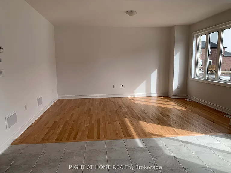 Amber Dr — Photo 4