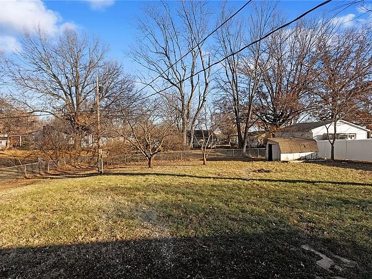 611 SE Florence Ave — Photo 21