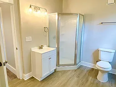 240 Helen St — Photo 9