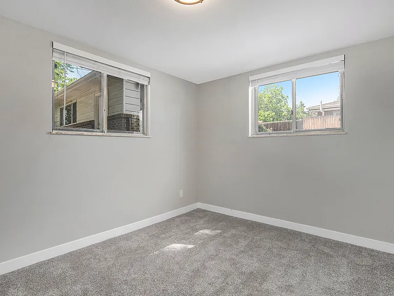 6423 Kendall St — Photo 12