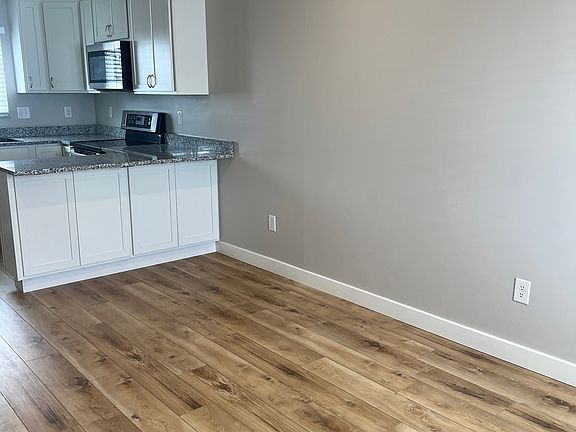 5th image of 16 Chestnut St APT 3