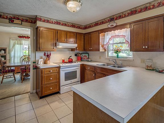 4-Kitchen_View_2
