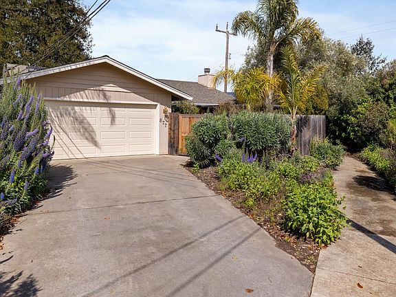 2nd image of 377 Mesa Verde Dr