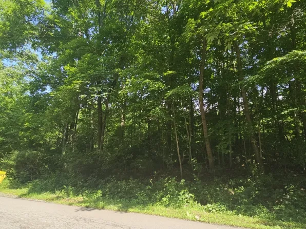 238 Hawthorne Dr, North Vernon, IN 47265