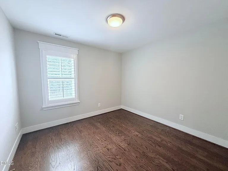 1023 Brighton Rd — Photo 9