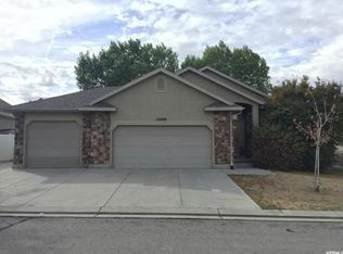 10808 S Coral Dune Dr, South Jordan, UT 84009