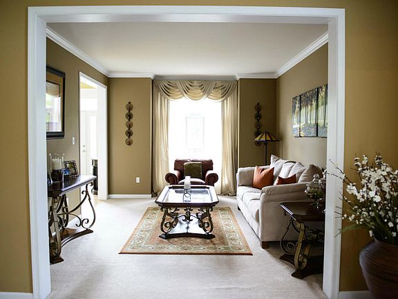 2nd image of 1012 Woodberry Dr