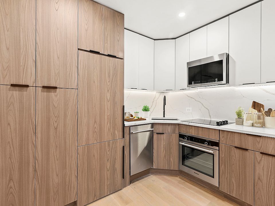 1st image of 54-07 Roosevelt Ave #2R