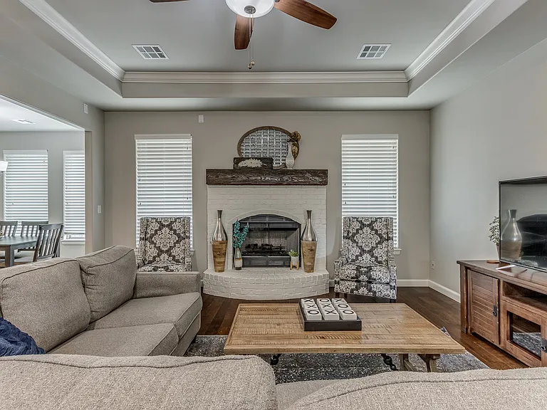 2700 Tranquilo Ln — Photo 9