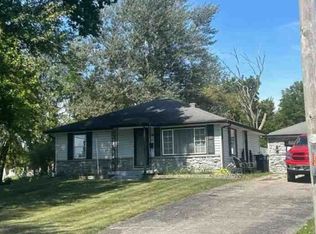 304 W High St, Syracuse, IN 46567