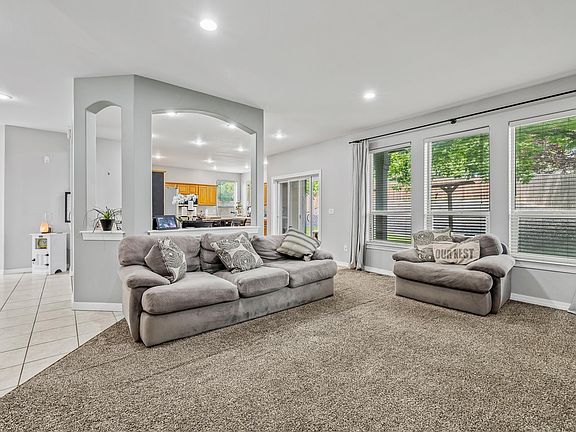 5th image of 1115 Kensington Way