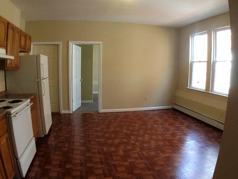 158 Westland St #2E — Photo 4