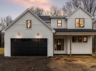 9046 Cedar Island Rd, White Lake Township, MI 48386