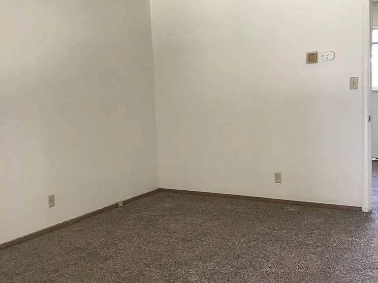 1119 G St — Photo 23