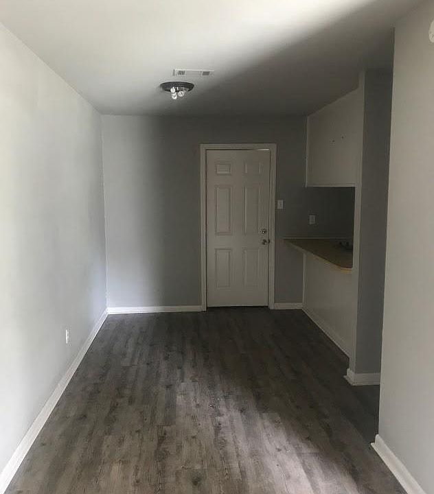 2nd image of 115 N Park St #A