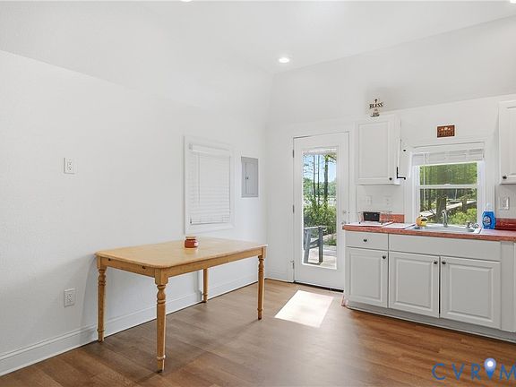4th image of 8400 Hicks Island Rd
