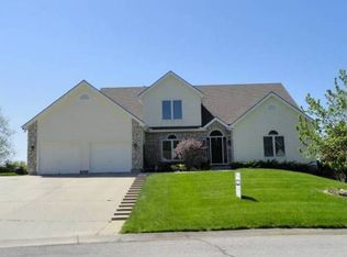 1205 Tanglewood St, Leavenworth, KS 66048