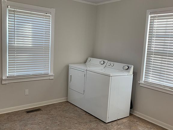 5th image of 1110 Glenn Ave