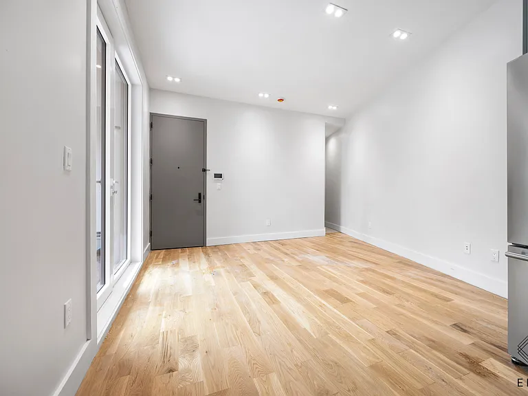 321 Eckford St #3 — Photo 5