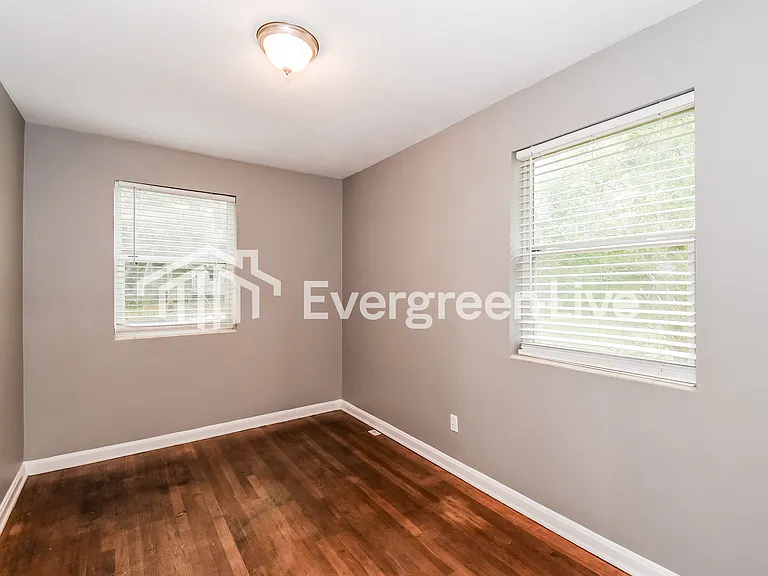 6532 Perry St — Photo 9