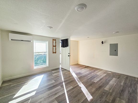 3rd image of 721 N 2nd St #C