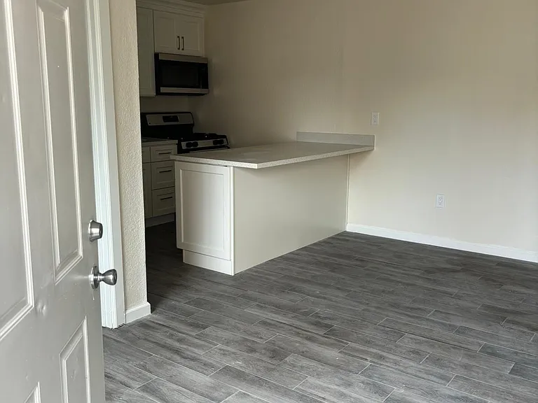 411 Benicia Rd #B — Photo 17