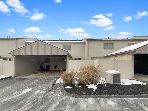 5th image of 1947 Rockdale Dr #33
