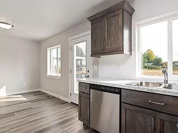 3rd image of 2406 N Washington Ave #C