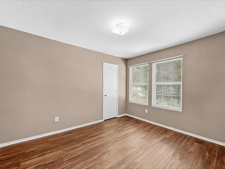 504 Leaf Cluster Ct E — Photo 13