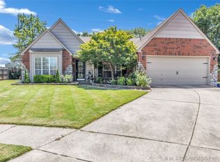 201 N Redwood Ct, Broken Arrow, OK 74012